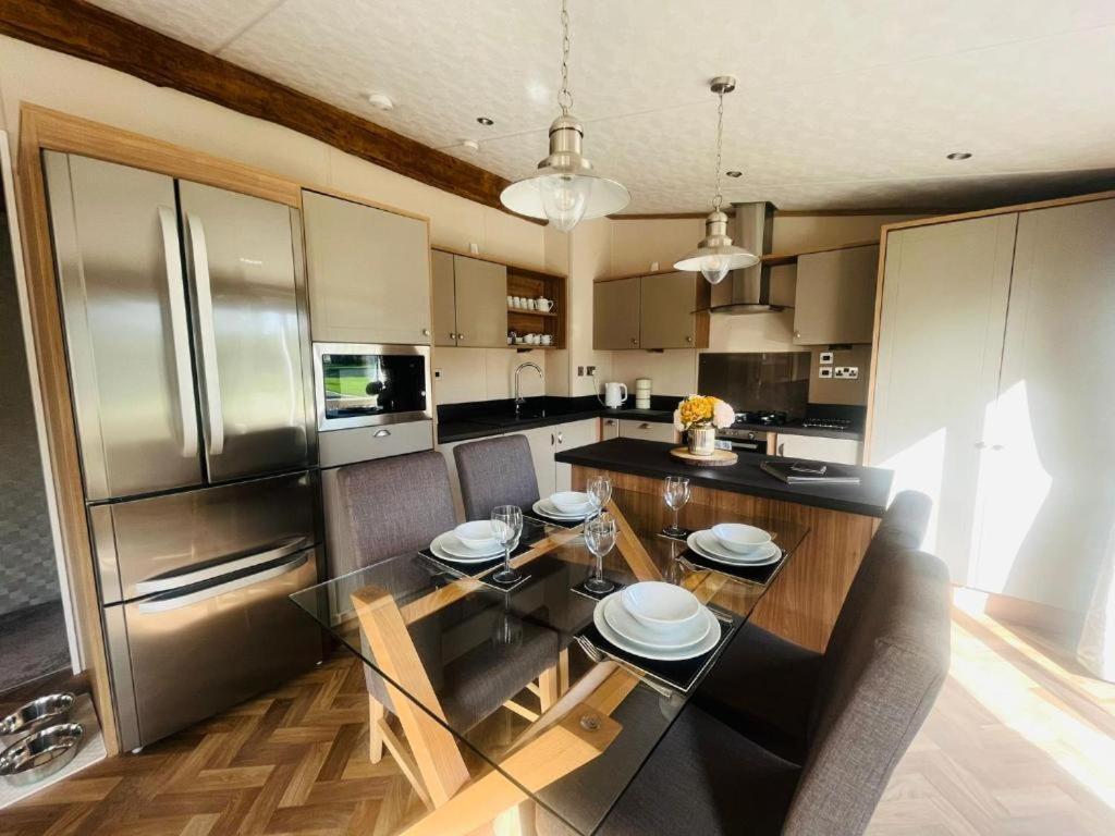 Вилла Rosie'S Rest With Hot Tub Barmby on the Moor Экстерьер фото